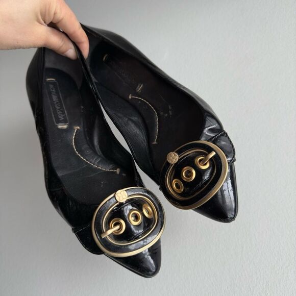 Y2k Black and gold ballet flats with gold buckle trim and pointed toe by BCBG Ma - Picture 1 of 7